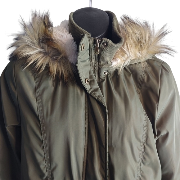 Rue21 Women's Olive Green Quilted Faux Fur Hood ZIP Up Coat Size Medium - Picture 4 of 13